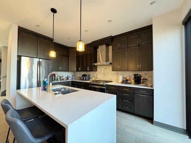 Foto del edificio - 1034 E Missouri Ave