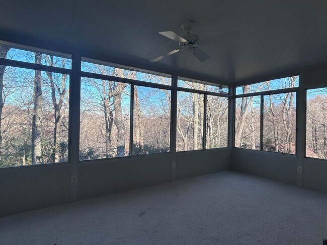 Foto del edificio - East Boone Beauty with Two Living Spaces & Fireside Charm