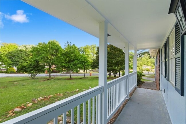 Foto del edificio - 3143 Claiborne Dr NW