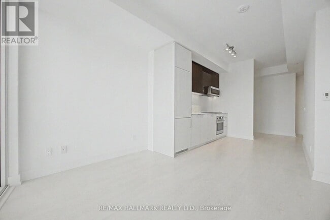 Building Photo - 308 Jarvis St