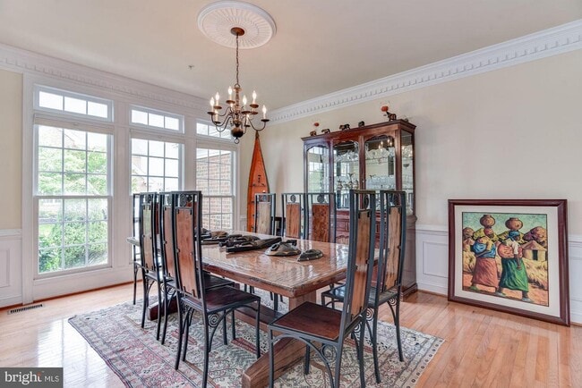 Building Photo - 615 Oak Knoll Terrace