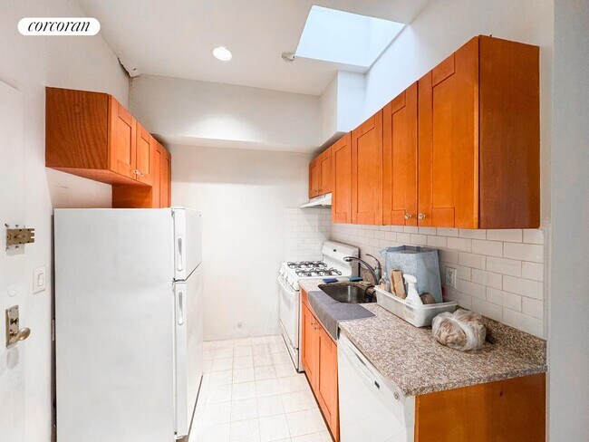 Foto del edificio - 222 Hicks St