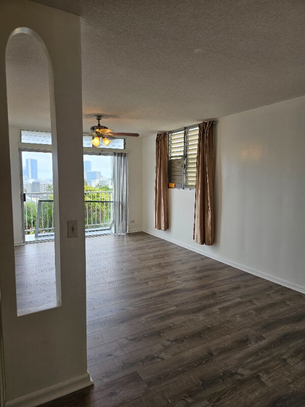 Foto del edificio - 1559 Thurston Ave