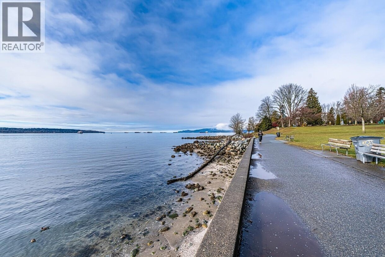 Primary Photo - 2015 Beach Ave