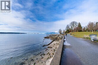 Building Photo - 2015 Beach Ave