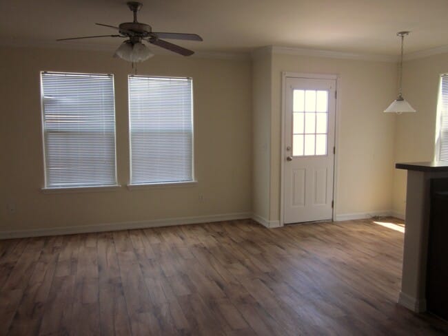 Building Photo - 123A Bluejay Blvd