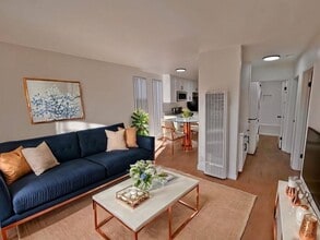 Building Photo - 110 South Ave 22