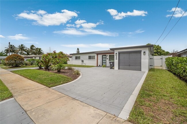 Building Photo - 1931 SW 22nd Ave