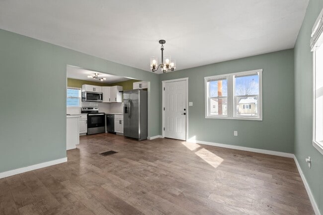 Building Photo - 1914 N Euclid Ave