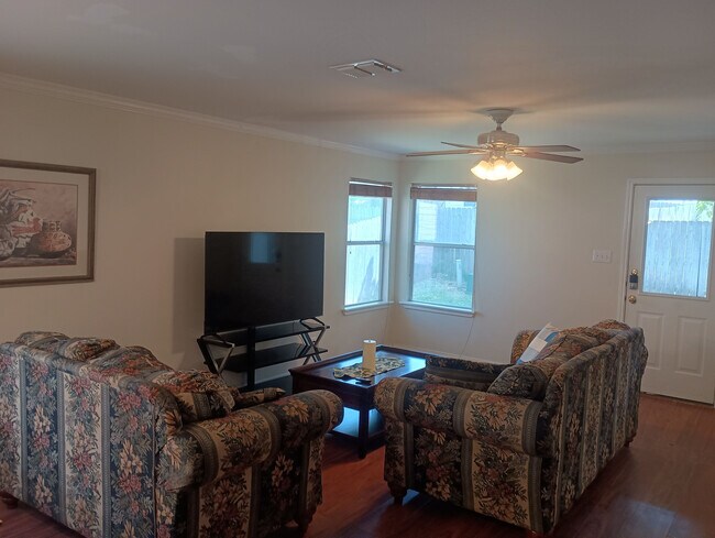 Building Photo - Room in Single Family Home on Ceremony Cove