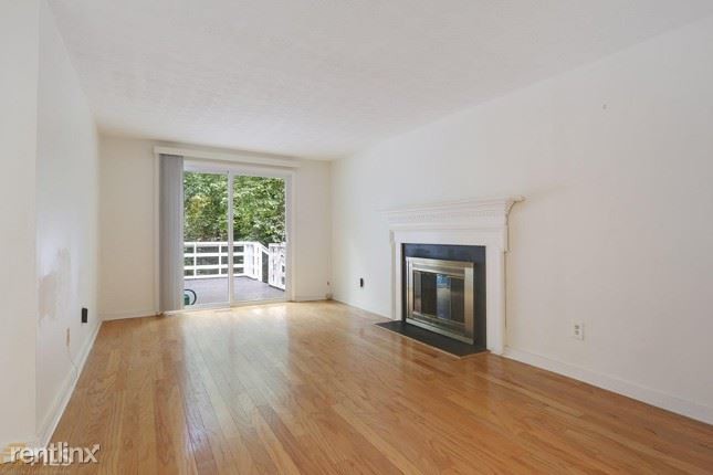 Building Photo - 3 br, 2 bath House - 145 Pond Way