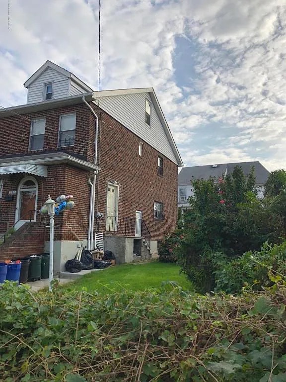 Building Photo - 352 Liberty Ave