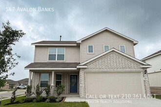 Building Photo - 547 Avalon