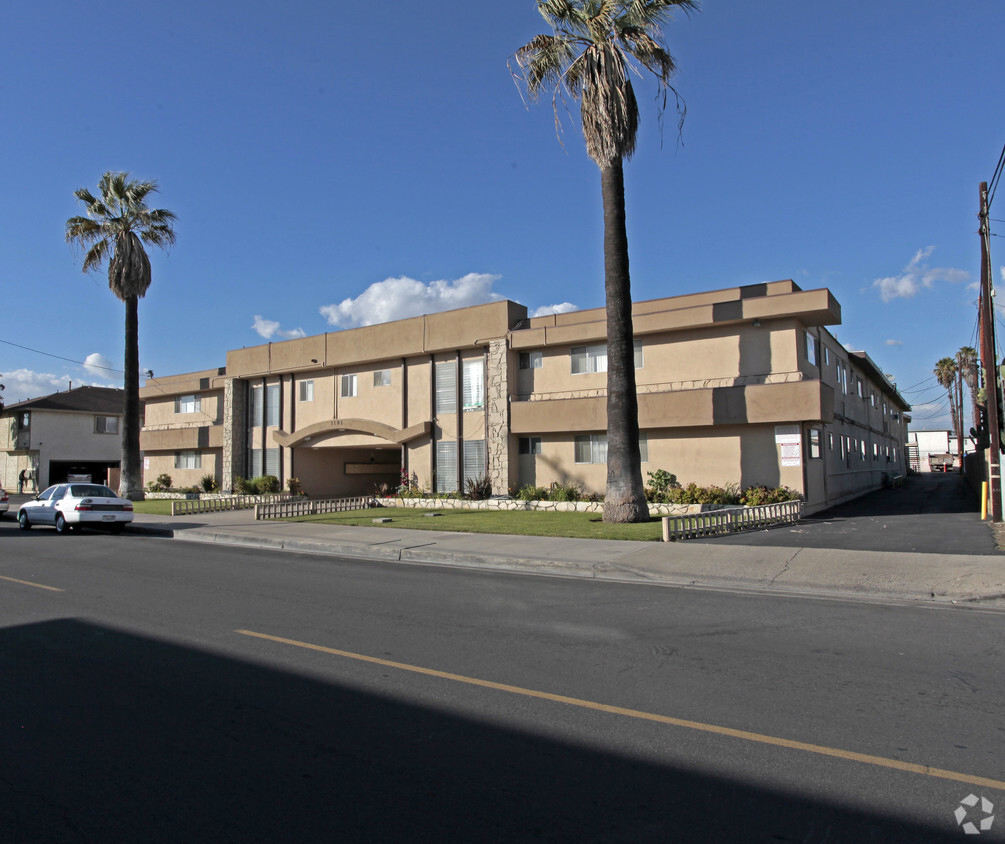 Building Photo - Twin Palms Apartments