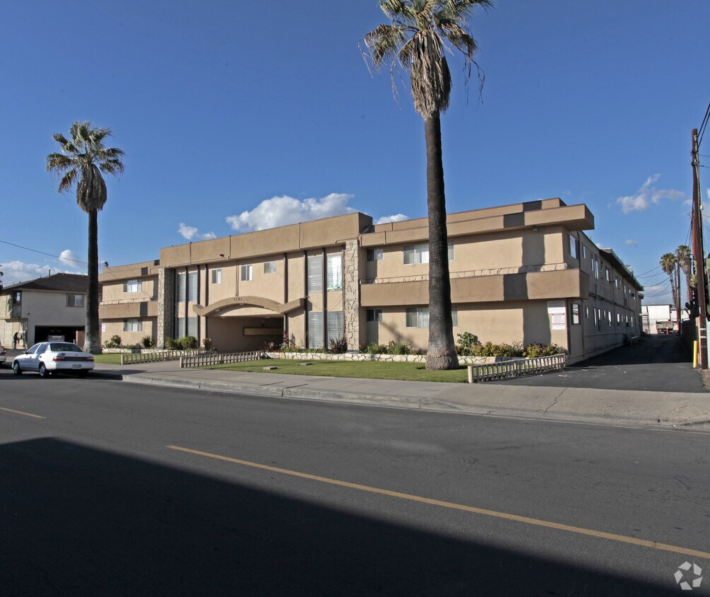Foto del edificio - Twin Palms Apartments