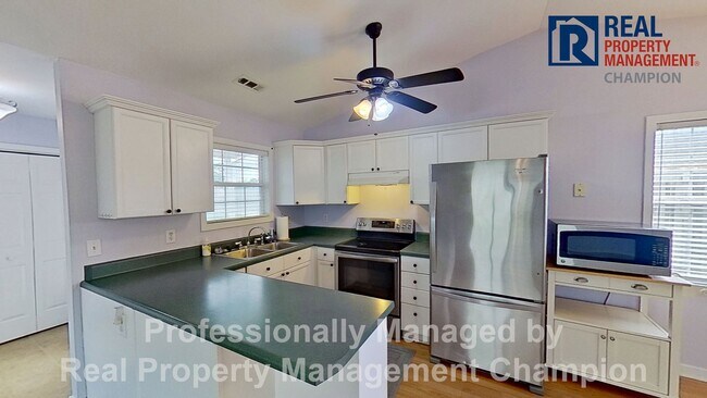 Building Photo - 3 BD/2 BA Open Plan with Vaulted Ceiling in Ogden