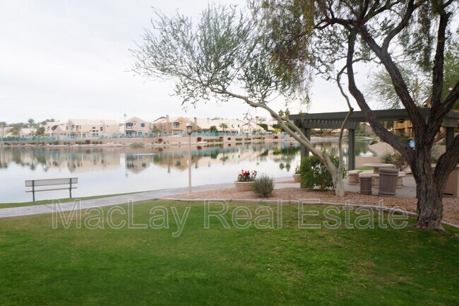 Foto del edificio - 16013 S Desert Foothills Pkwy