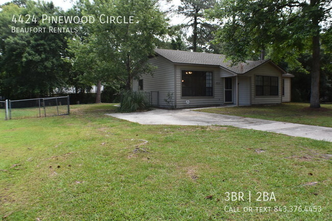 Building Photo - Pinewood S/D