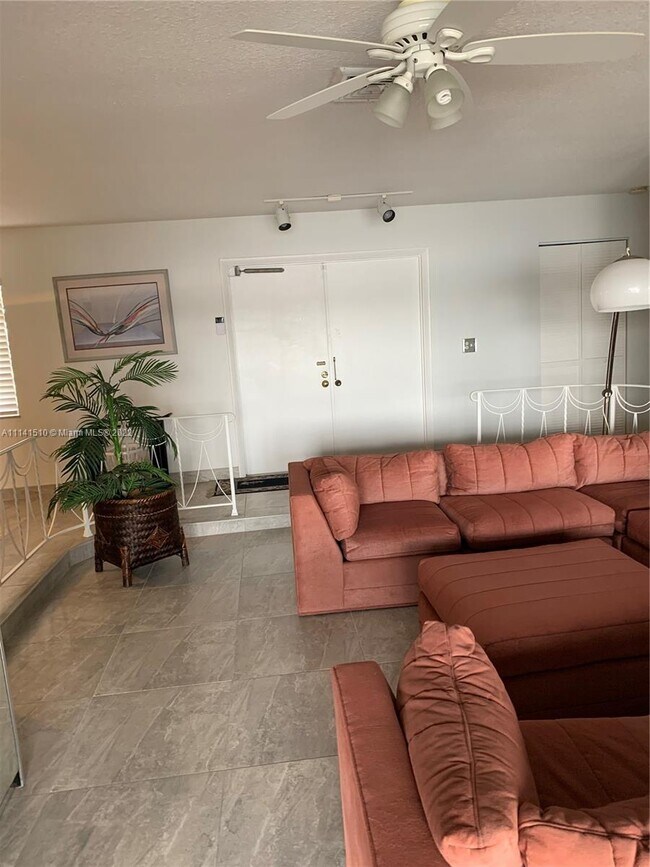 9520-nw-8th-st-pembroke-pines-fl-33024-house-rental-in-pembroke