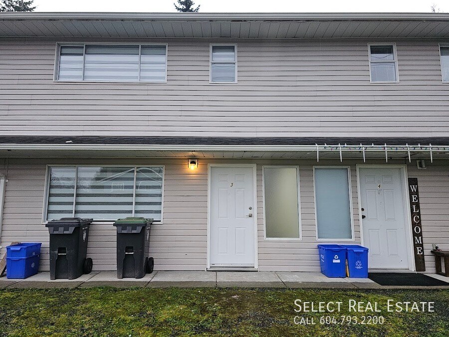 Primary Photo - 26784-26732 Avenue3