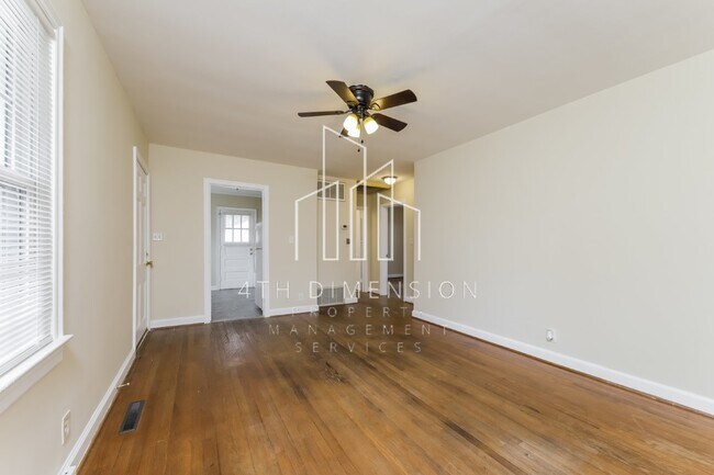 Building Photo - Charming 2-Bedroom Home with Spacious Layo...