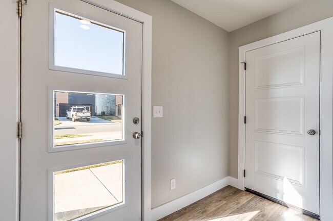 Building Photo - 8826 W Haylee St