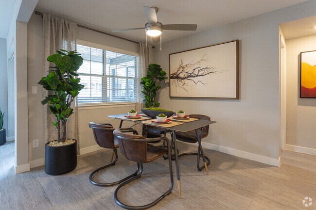 1BR, 1BA - 747 SF - The Lennox