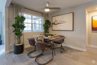 1BR, 1BA - 747 SF - The Lennox