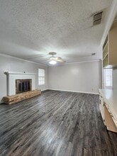 Building Photo - 420 Top Hill Dr