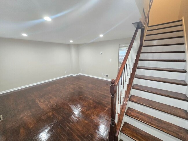 Foto del edificio - Beautiful 4 Bedroom 2 Bathroom East Baltimore Town Home