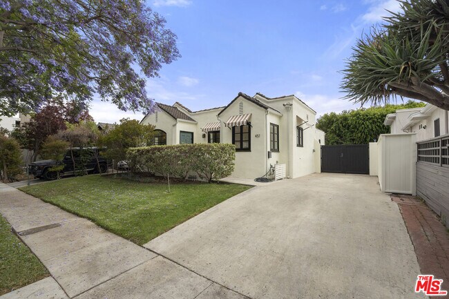 Foto del edificio - 451 Westmount Dr