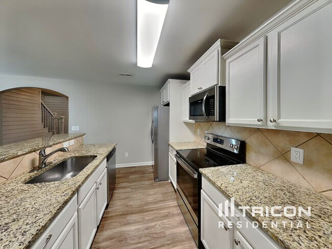 Building Photo - 120 Altondale Dr