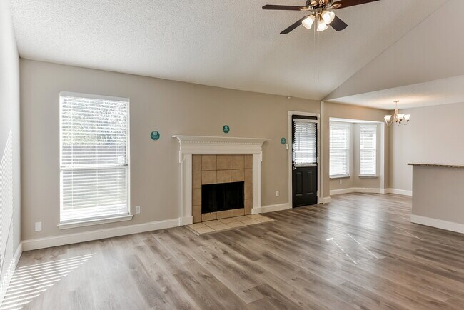 Foto del edificio - 813 Globe Ave