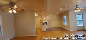 Building Photo - 202 Serna Park