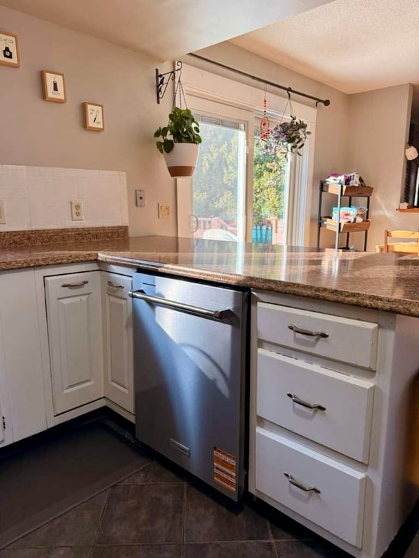 Building Photo - 655 Porters Point Rd