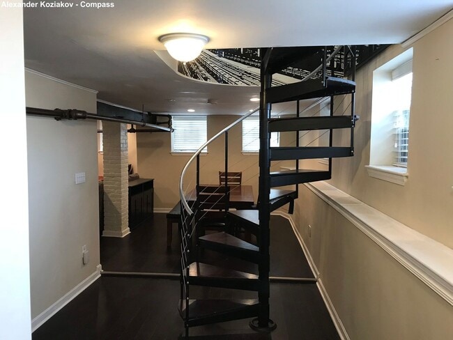 Photo - 5 Bedroom Townhome
