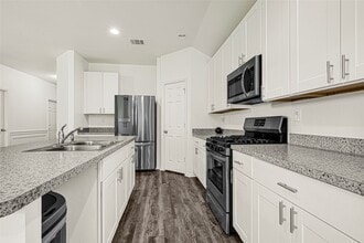 Building Photo - 3022 Sandpiper Dr