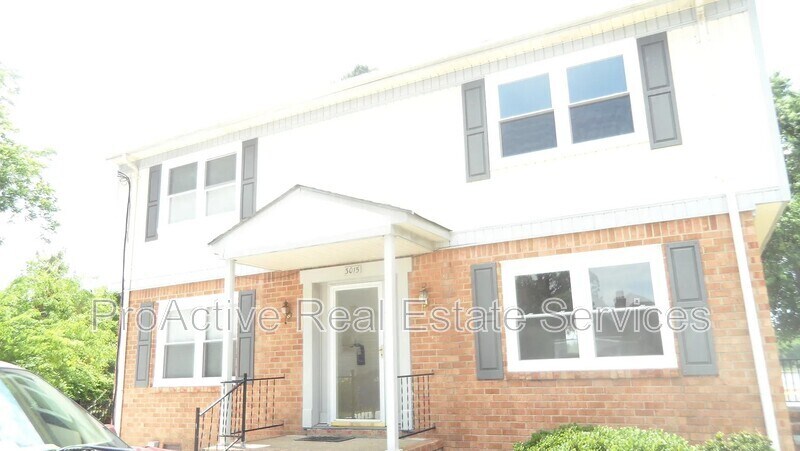Foto principal - 3015 Luxembourg St