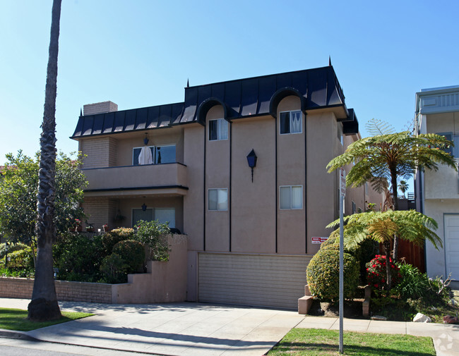 Building Photo - 828 18th St in Santa Monica - steps to Mon...