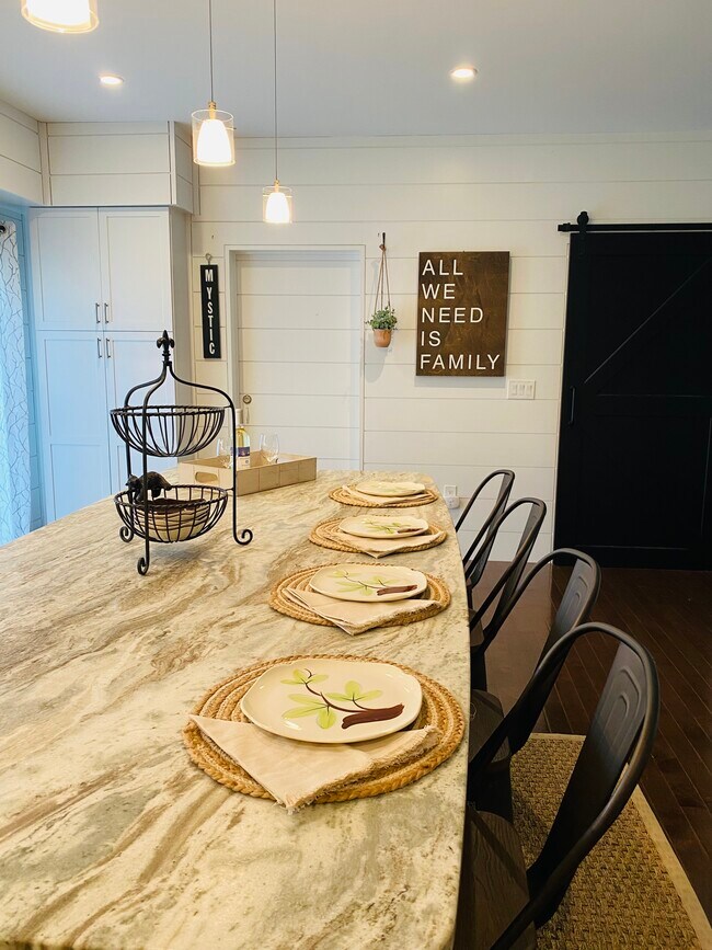 Foto del edificio - 10 Meadowbrook Ln