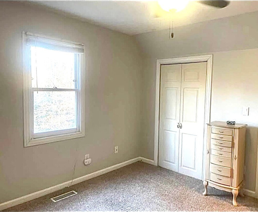 Foto del edificio - 3141 Russell Way Ln