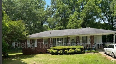 Building Photo - 924 N Martinwood Dr