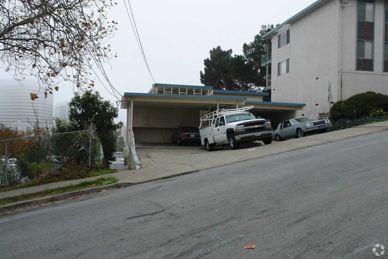 Foto del edificio - 30 Gardiner Ave