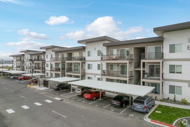 Vista del edificio - Columbia River Walk