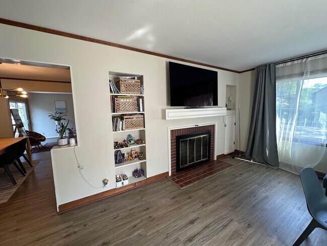 Foto del edificio - 5100 N Idlewild Ave