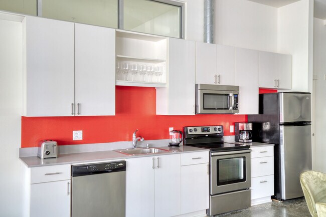 Building Photo - 330 3rd Ave W
