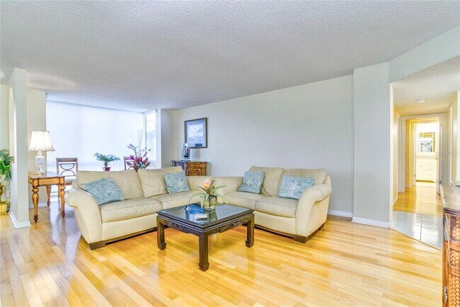 Building Photo - 660 Island Way