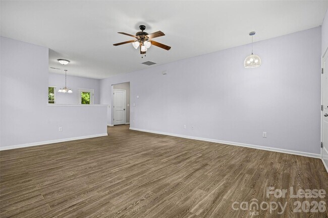 Foto del edificio - 6056 Shamrock Green Drive