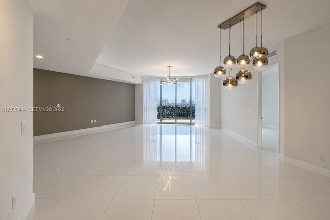 Foto del edificio - 15901 Collins Ave
