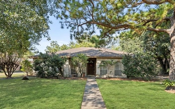 Building Photo - 7523 Antoine Dr
